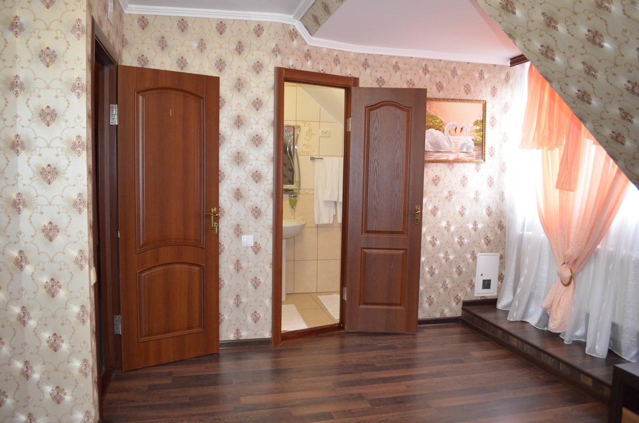 Hotel Fiyesta Starokostyantyniv 外观 照片