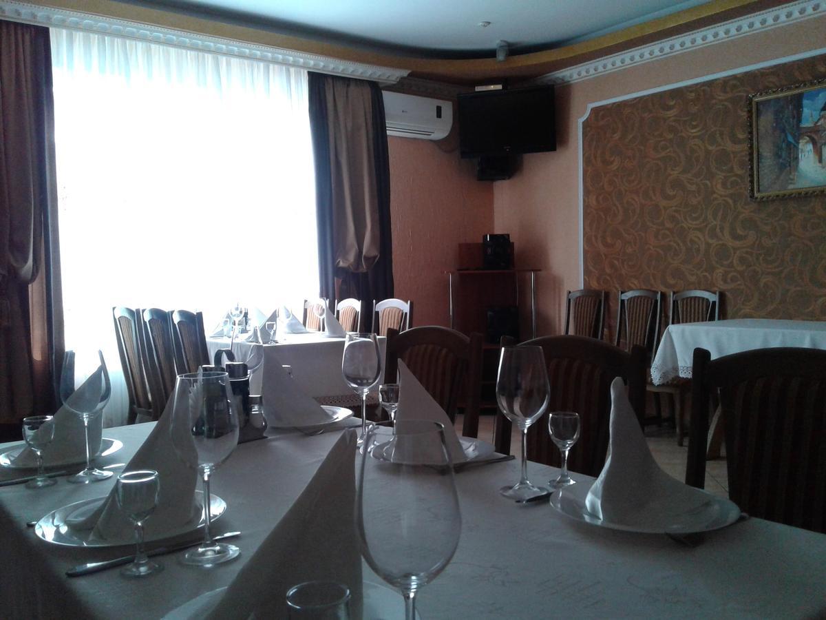 Hotel Fiyesta Starokostyantyniv 外观 照片